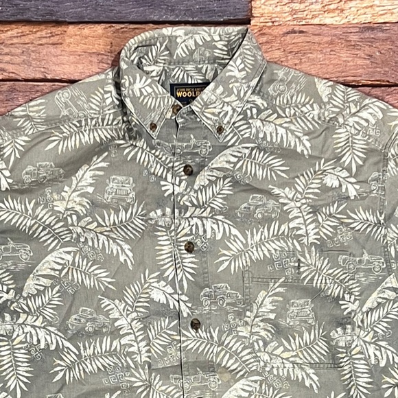 Woolrich Gray Leaf Print Short Sleeve Mens Button Down Shirt - Picture 2 of 5